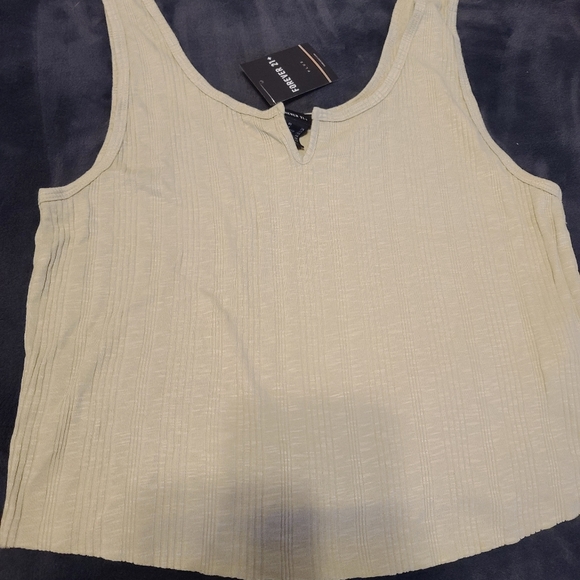 Forever21+ 3 crop tank tops Brand new with tags - Picture 3 of 7